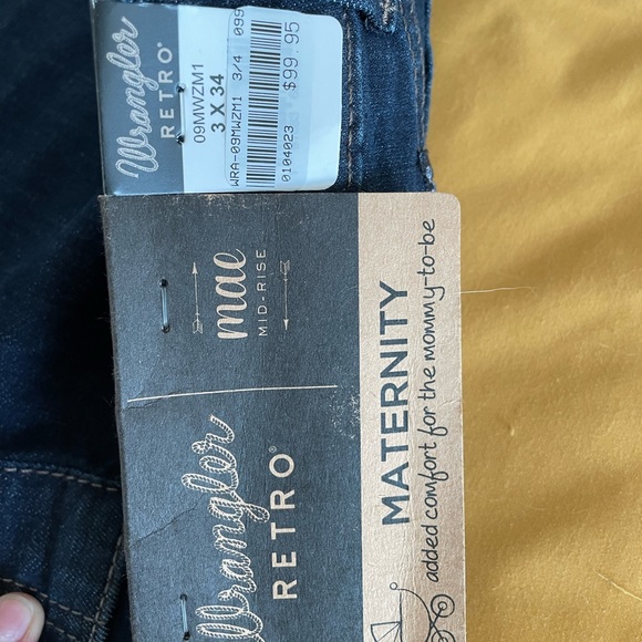 Maternity Wrangler Jeans Bootcut NWT - Picture 4 of 4